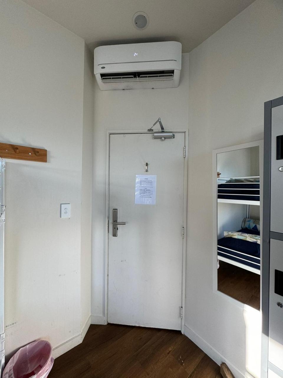 Backpackers Central Hamilton Ostello Esterno foto
